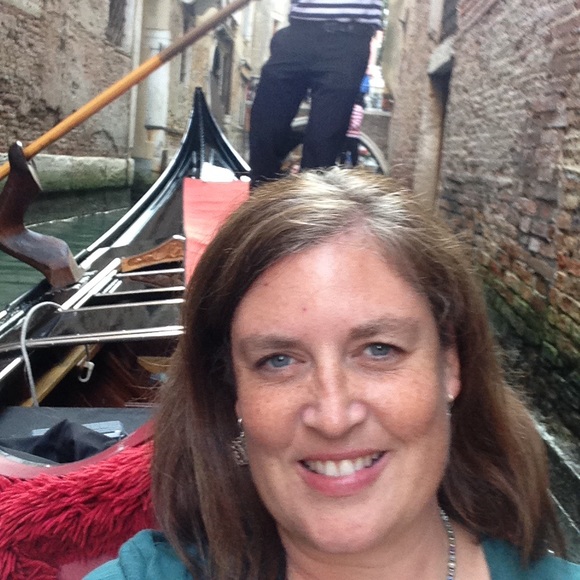 Meet your Posher, Sarah - Picture 2 of 5